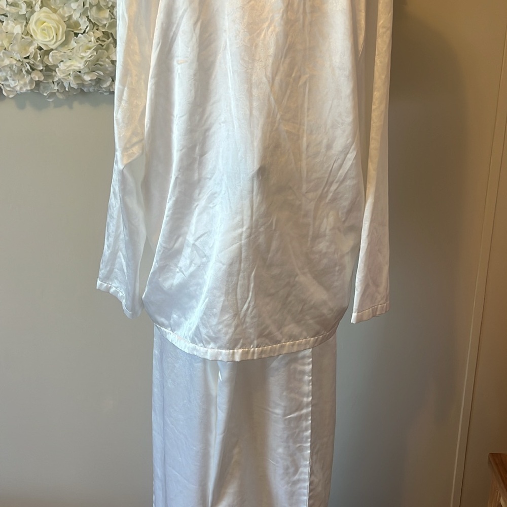 Victoria's Secret Gold Label Vintage White Satin Button-Front Pajama Pant Set - Picture 7 of 11